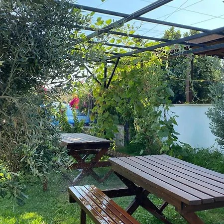 Zakkumevleri * Datça